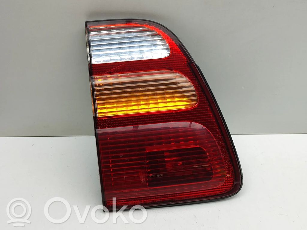 Toyota Land Cruiser (J100) Feux arrière sur hayon