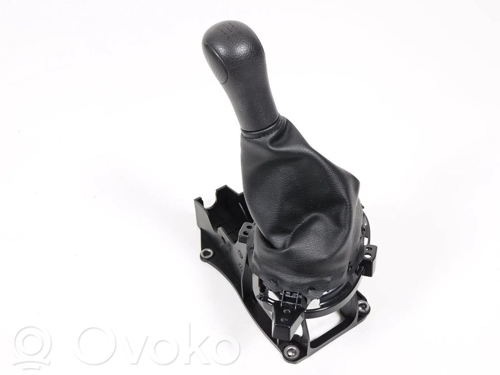 Nissan Note (E12) Vaihteenvalitsimen verhoilu 