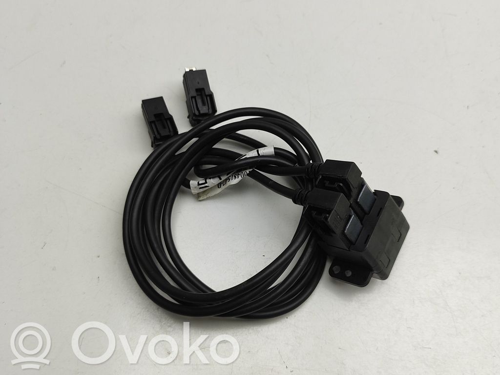 Tesla Model S Разъем USB 