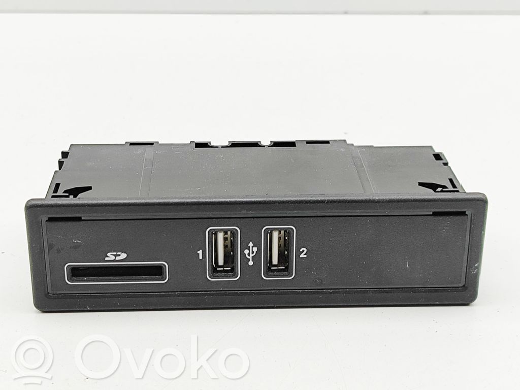 Mercedes-Benz C W205 Priză USB 