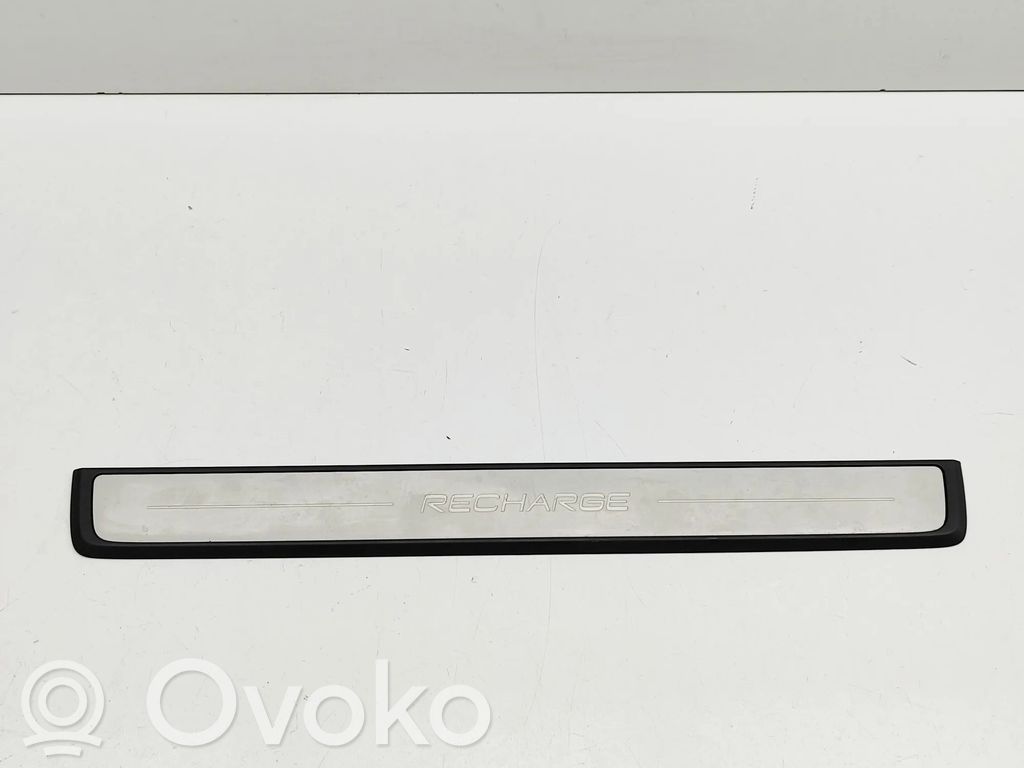 Osłona listwy przedniej   32132599