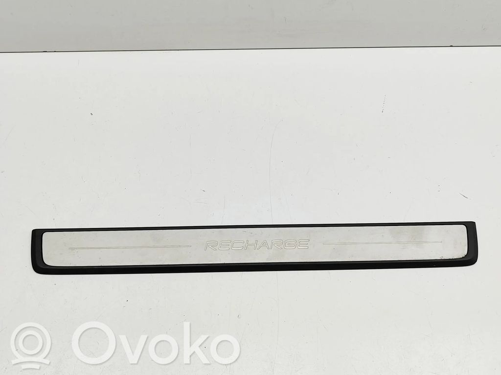 Volvo C40 Listwa progowa przednia 