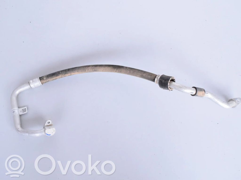 Ilmastointilaitteen putki (A/C)   GJ3219N602BD