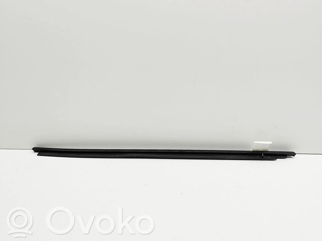 BMW X3M F97 Rivestimento modanatura del vetro della portiera posteriore 