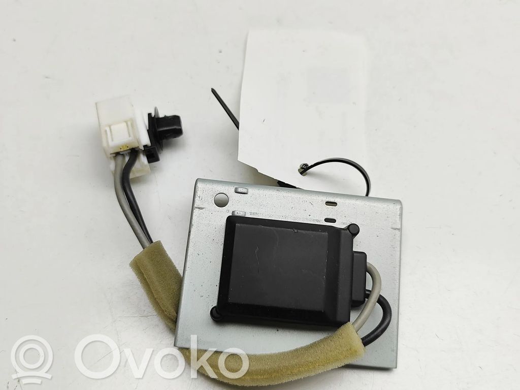 Subaru Forester SK GPS-pystyantenni 