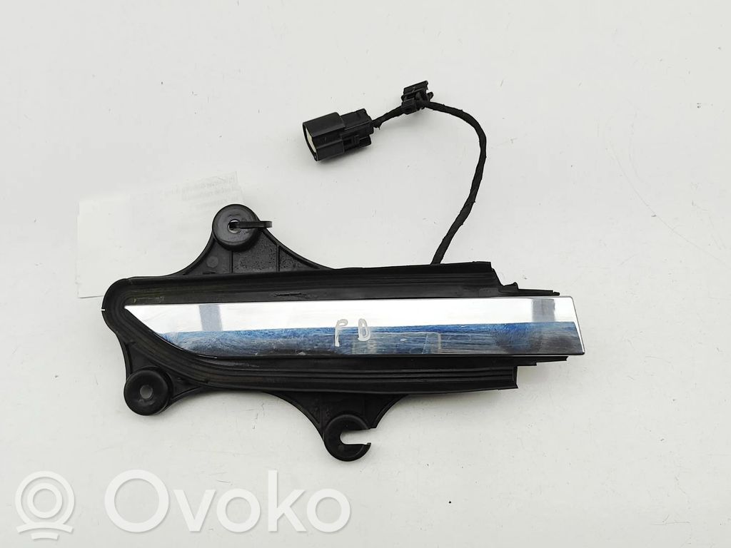 Tesla Model X Manecilla externa puerta delantera 