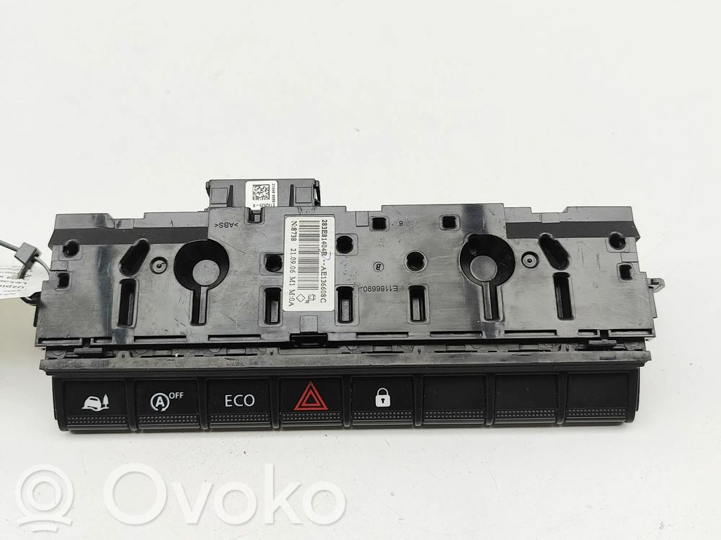 Renault Master III A set of switches 