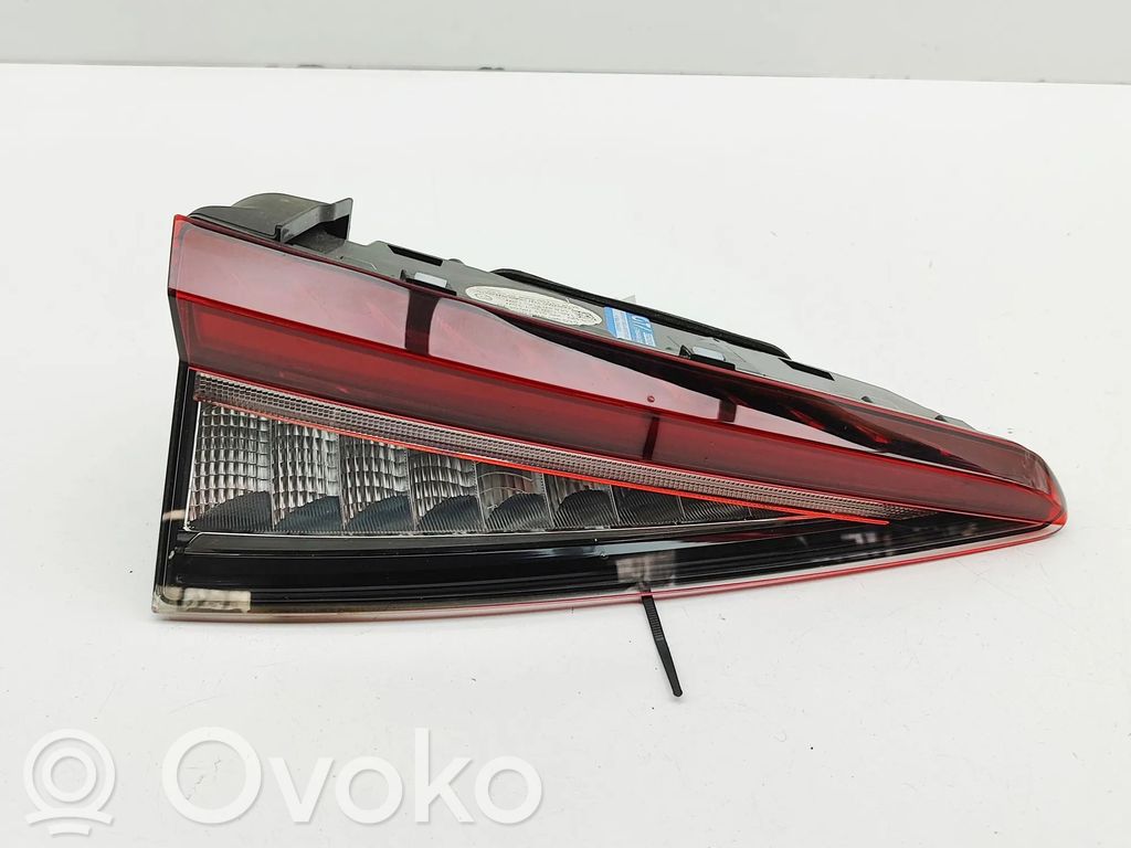 Skoda Enyaq iV Lampy tylnej klapy bagażnika 