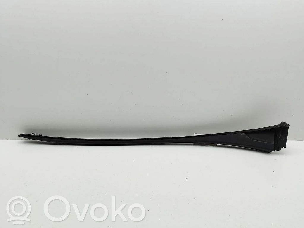 Opel Vivaro Windshield trim 