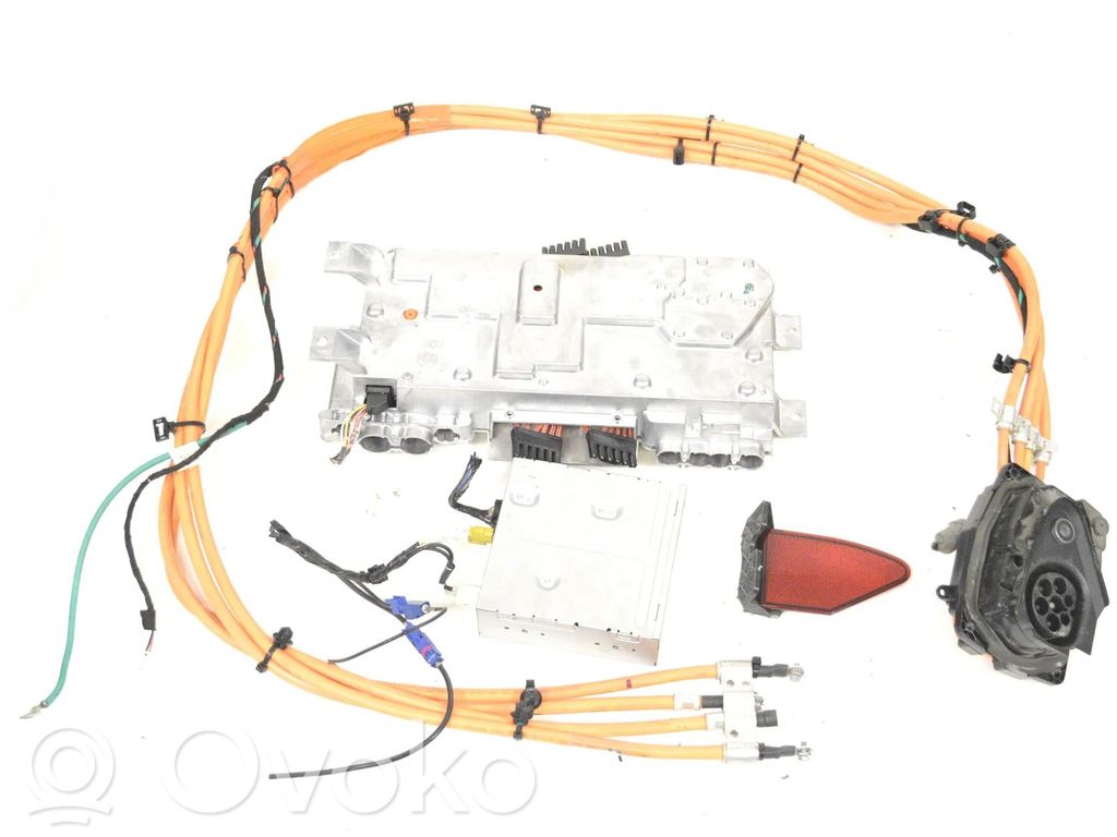 Tesla Model S Voltage converter inverter 