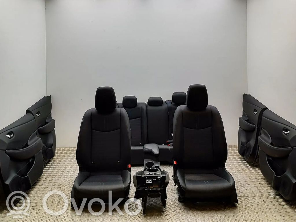 Nissan Leaf II (ZE1) Set interni 