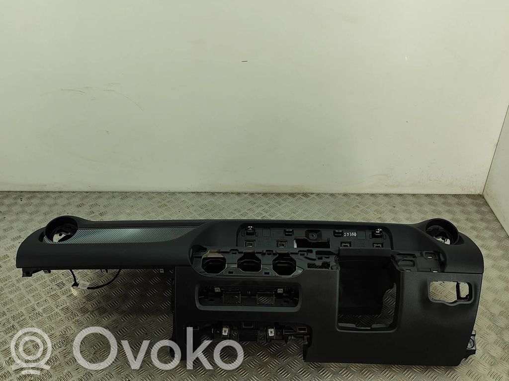 Mercedes-Benz GLA H247 Panel de instrumentos 