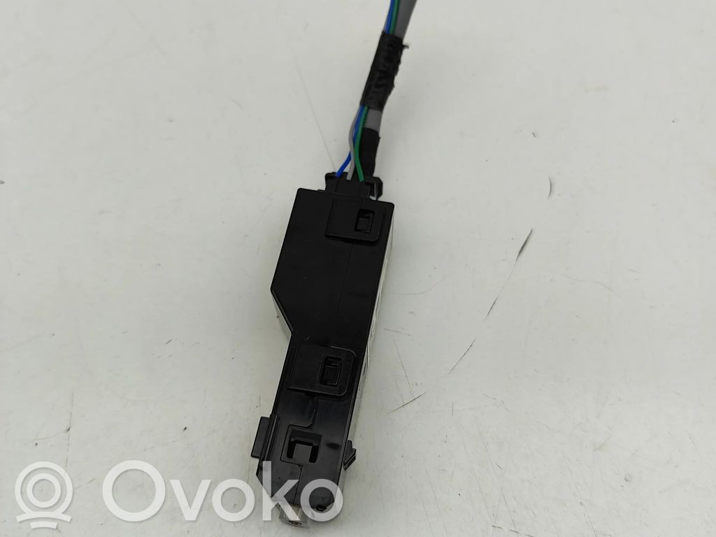 Lexus RZ Enchufe conector USB 