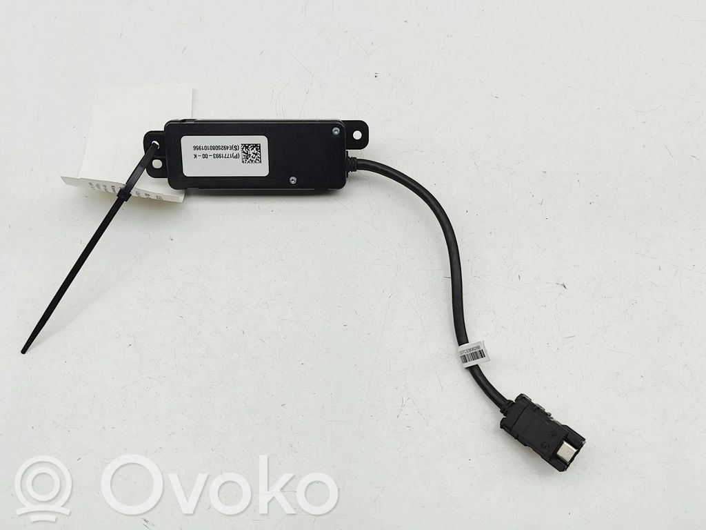 Tesla Model 3 Highland Gniazdo / Złącze USB 