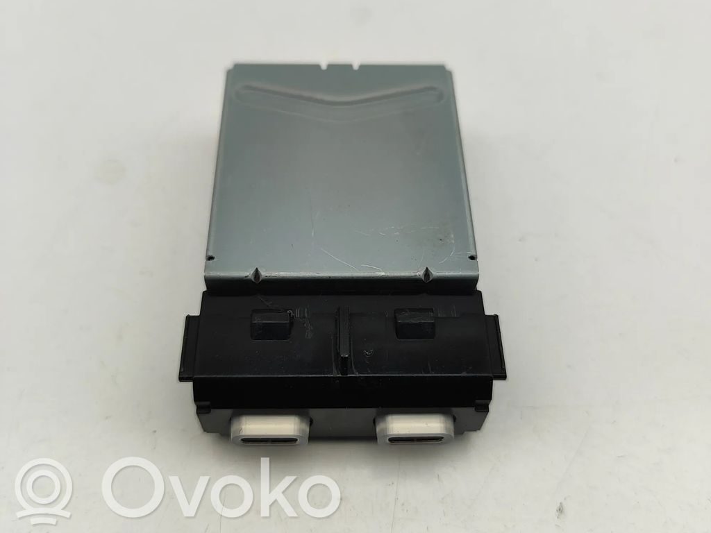 Enchufe conector USB   8553248020