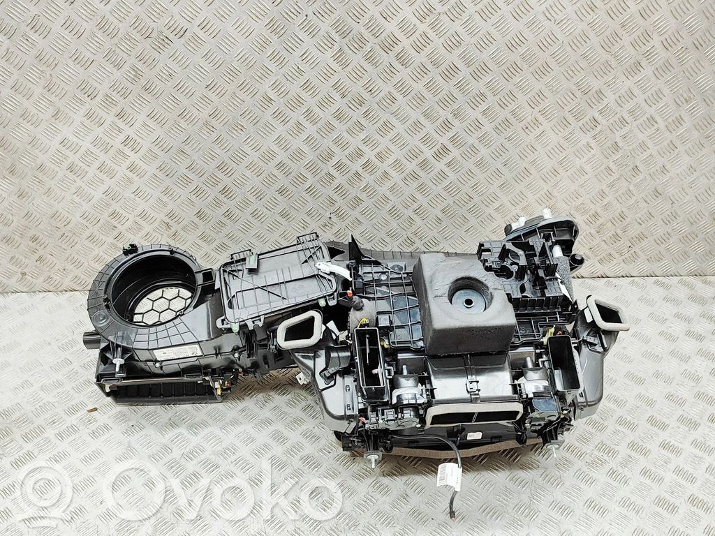 BMW X5 G05 Ansamblu cutie climatizare interioară 
