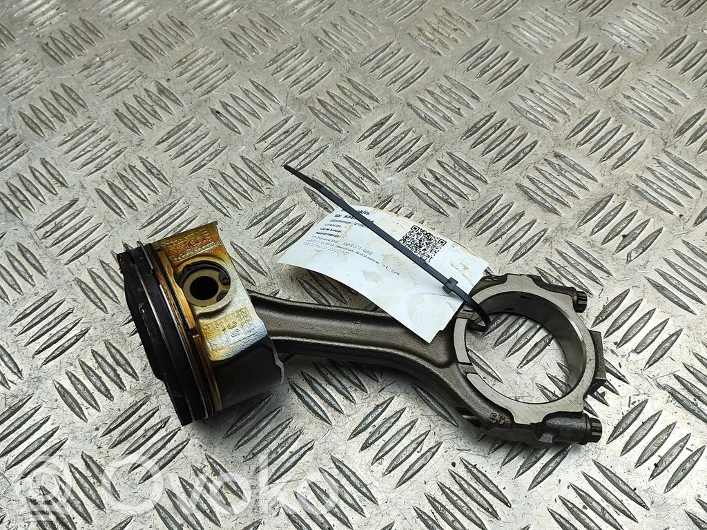 Infiniti Q50 Piston 