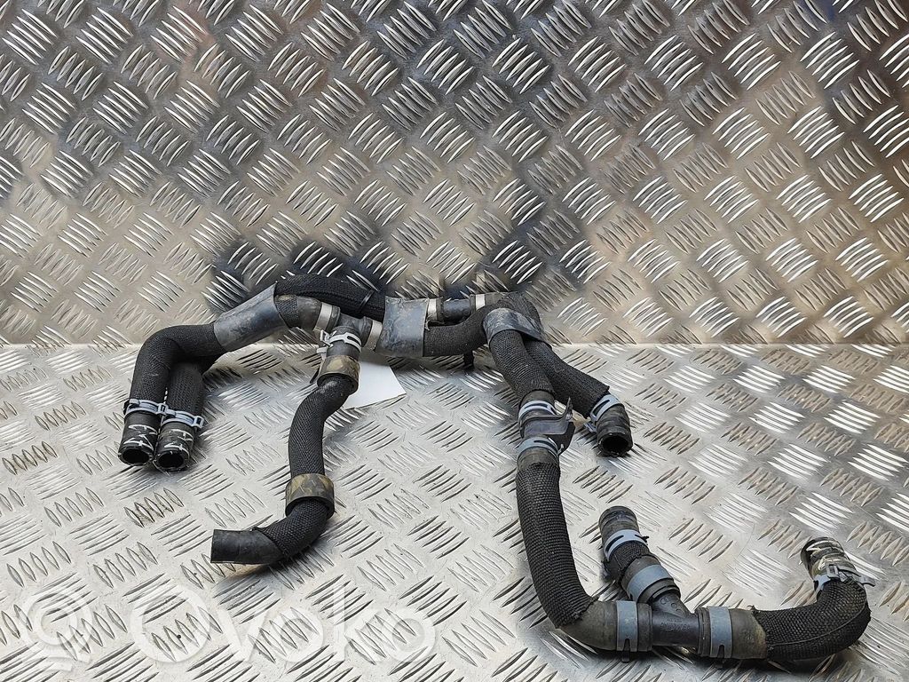 Audi e-tron Engine coolant pipe/hose 