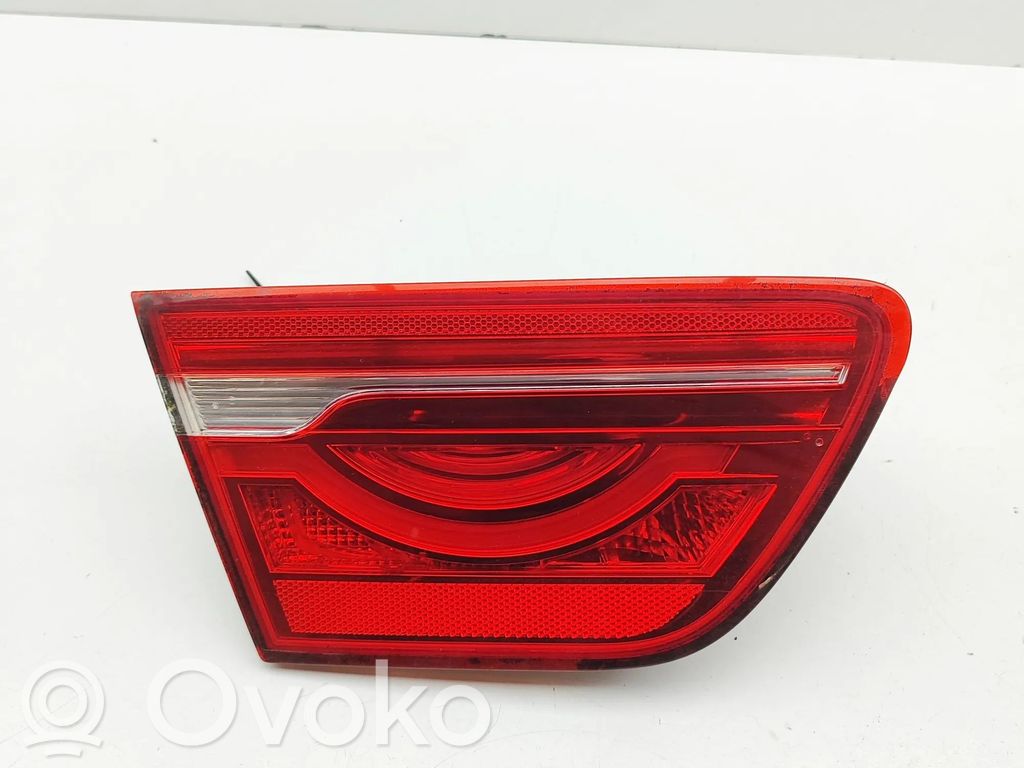 Jaguar XE Lampy tylnej klapy bagażnika 