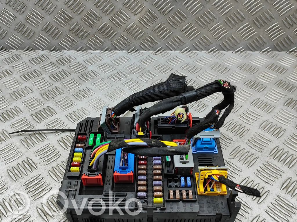 Opel Vivaro Drošinātāju bloks 