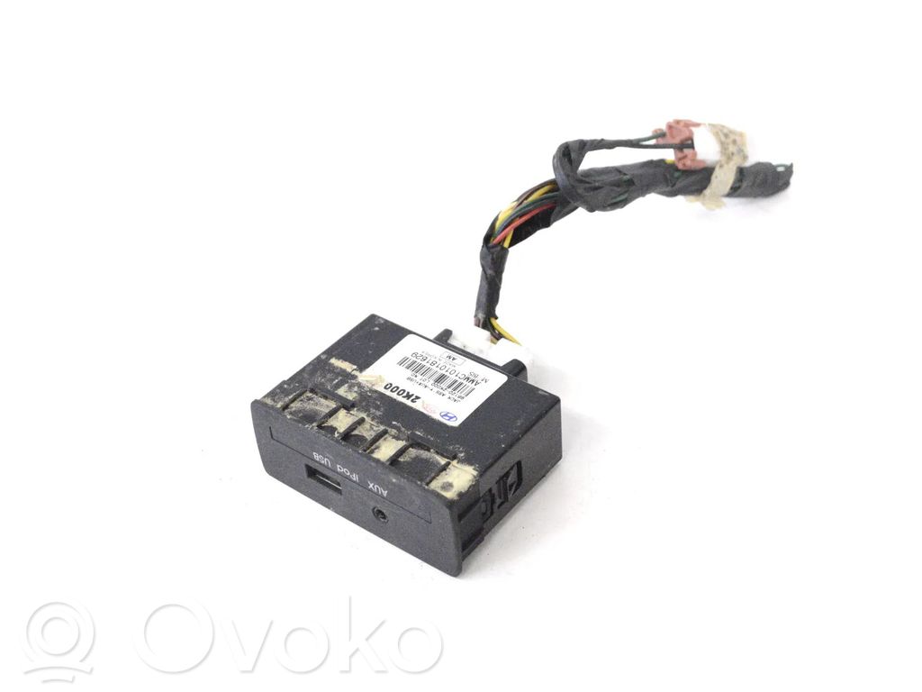 KIA Soul Enchufe conector entrada auxiliar 