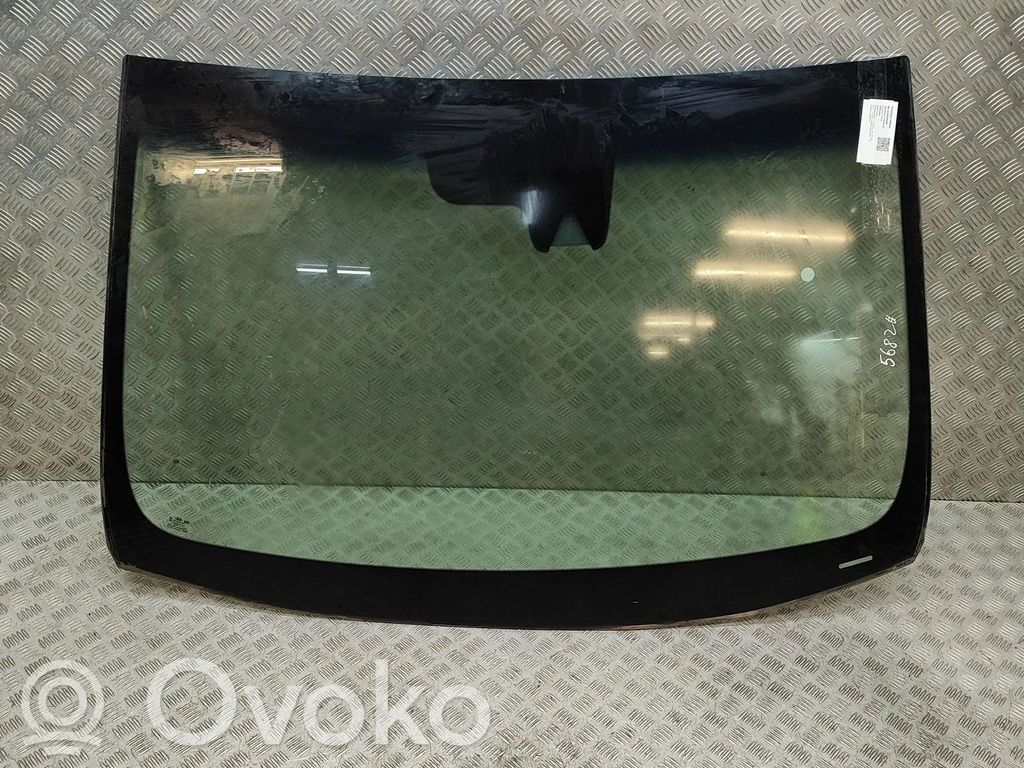 Hyundai i40 Front windscreen/windshield window 