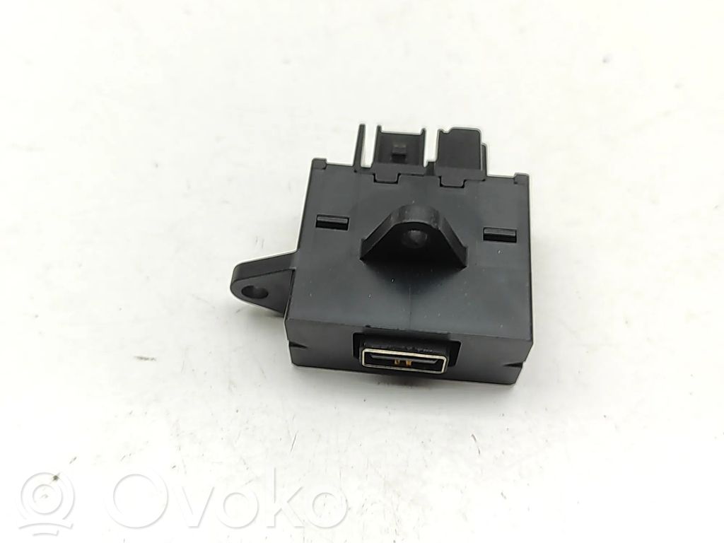 Alfa Romeo Stelvio USB socket connector 