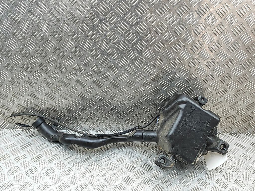 Tesla Model X Wischwasserbehälter 