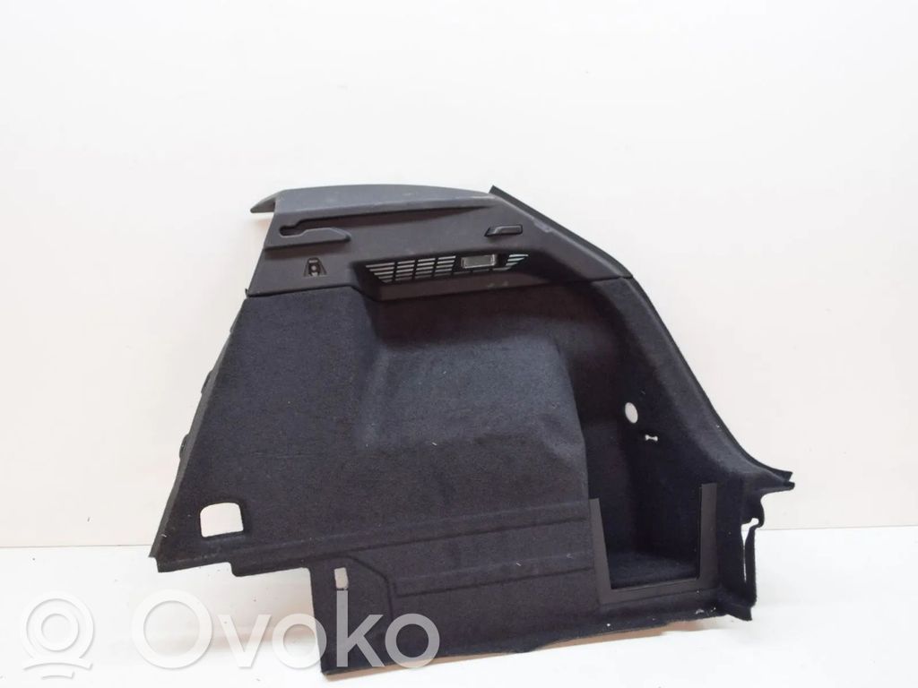 Audi RS Q3 Boczek / Tapicerka / bagażnika 