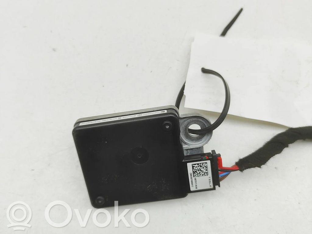 Tesla Model 3 Highland Sensore radar Distronic 