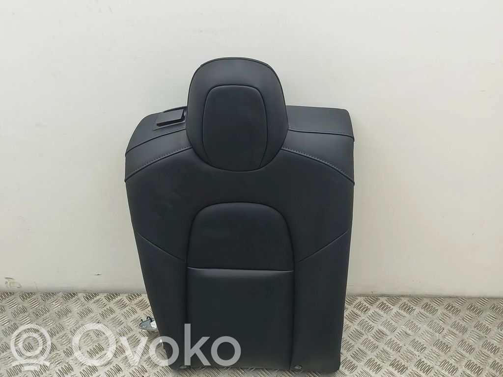 Tesla Model 3 Takaistuin 