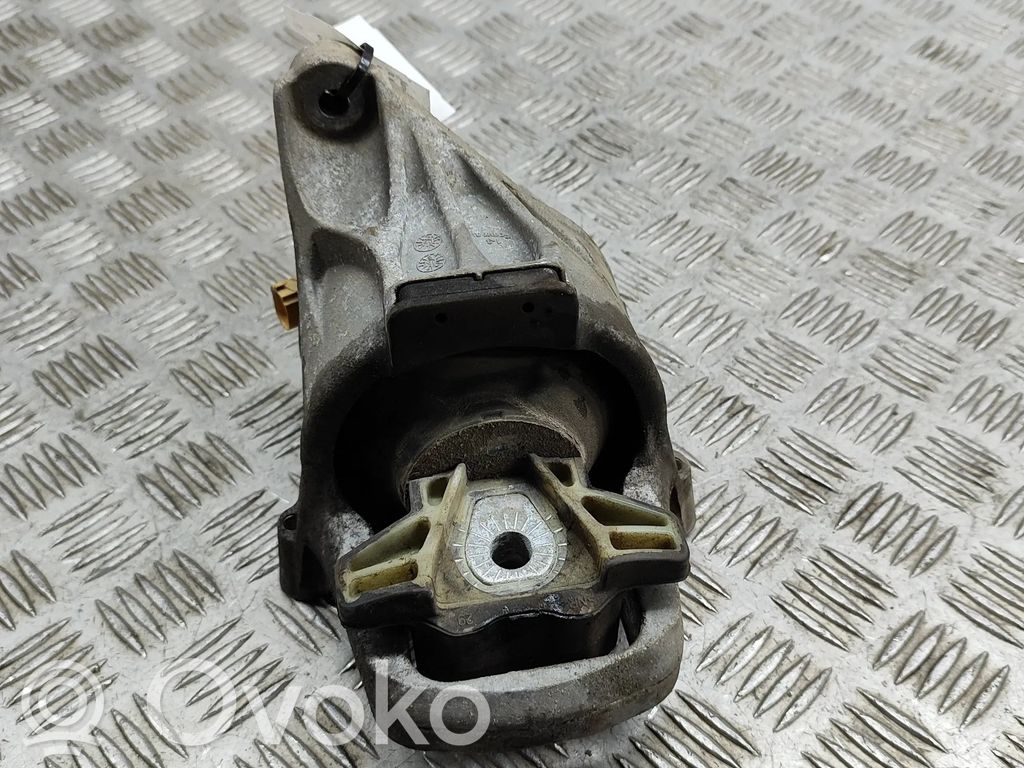 Audi A4 S4 B9 8W Engine mount bracket 