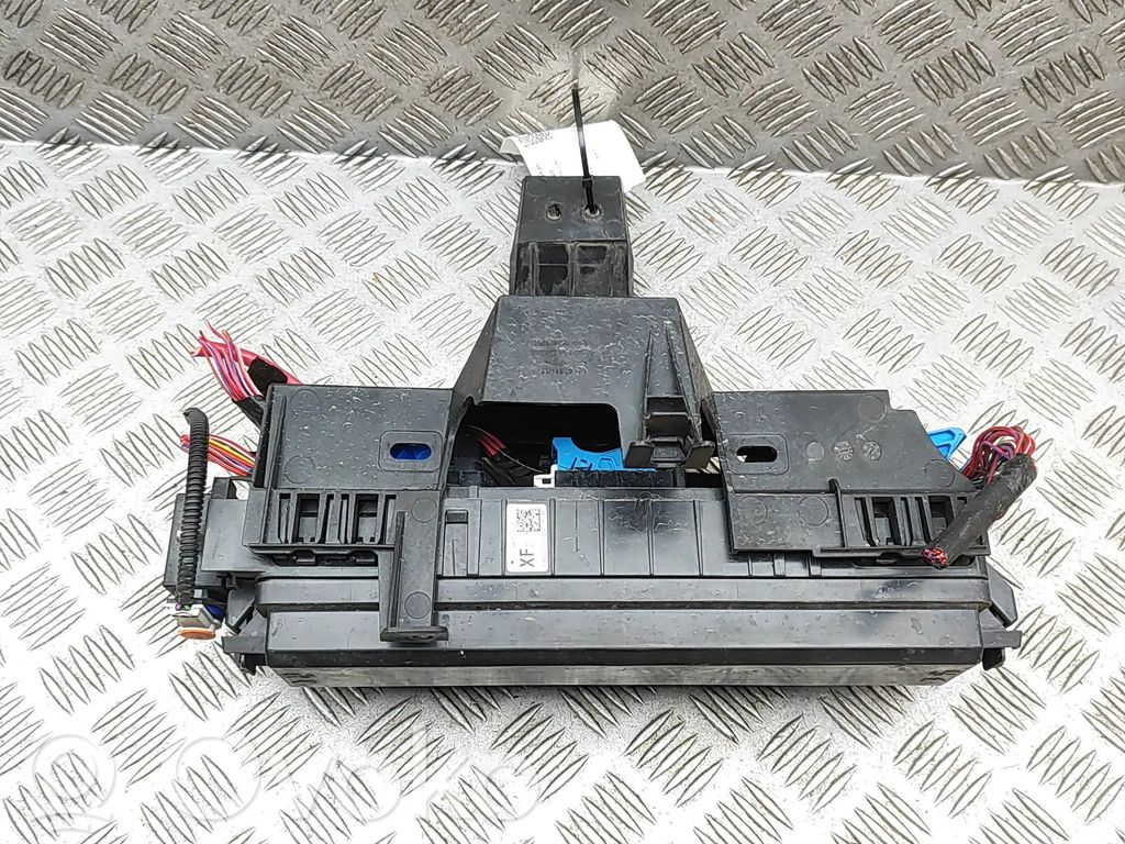 Tesla Model X Fuse module 