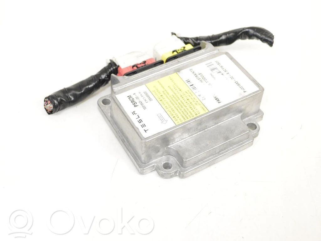 Tesla Model S Airbag control unit/module 