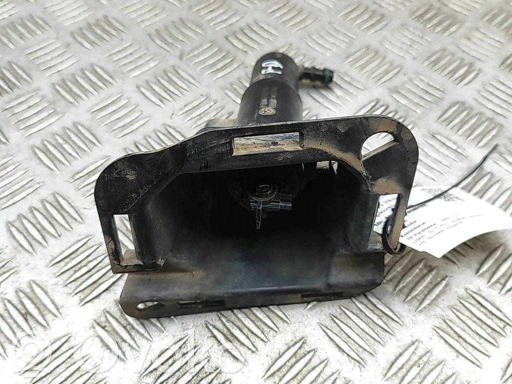 BMW X5 E70 Dysza spryskiwacza lampy przedniej 