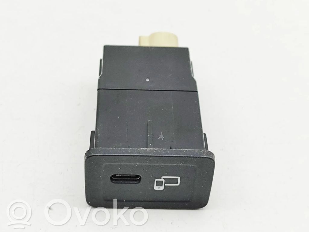 Enchufe conector USB   A2478204602