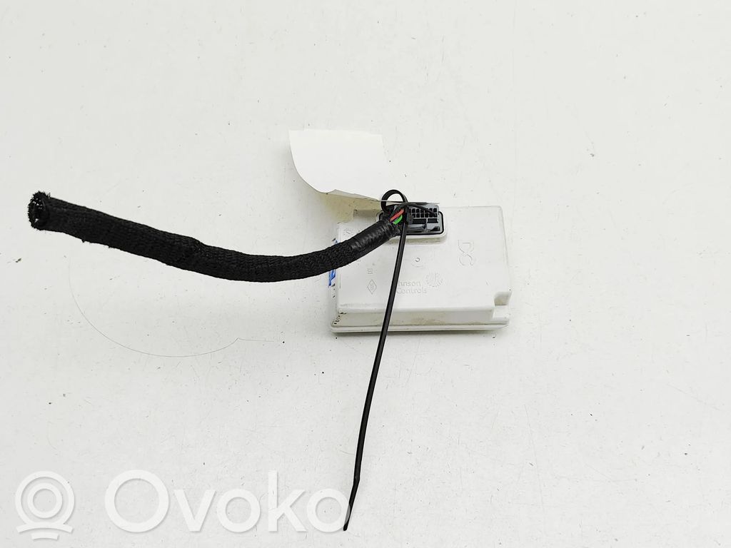 GPS navigation control unit/module   283C95247R