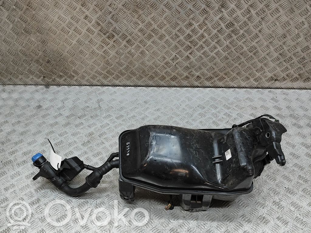 Volvo S90, V90 AdBlue skysčio bakelis 