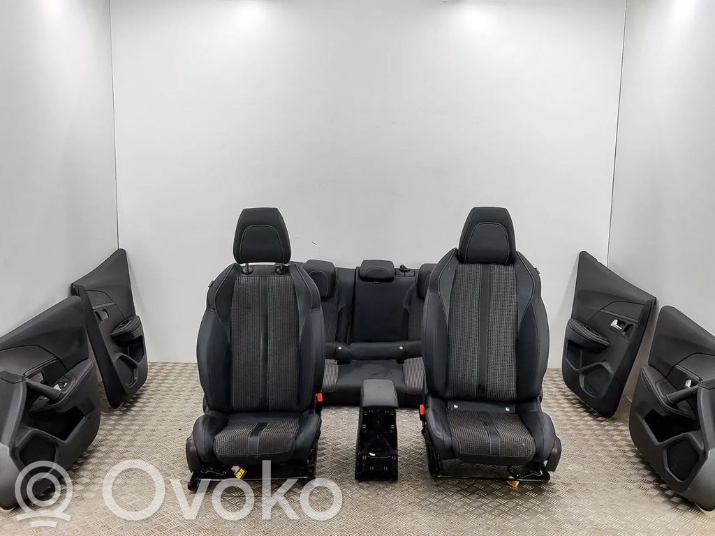 Peugeot 2008 II Tapicerka / Komplet 