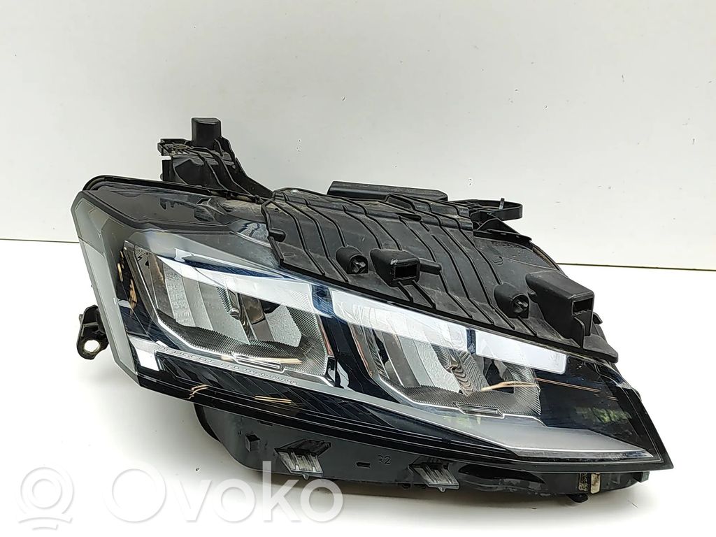 Peugeot 308 Lampa przednia 