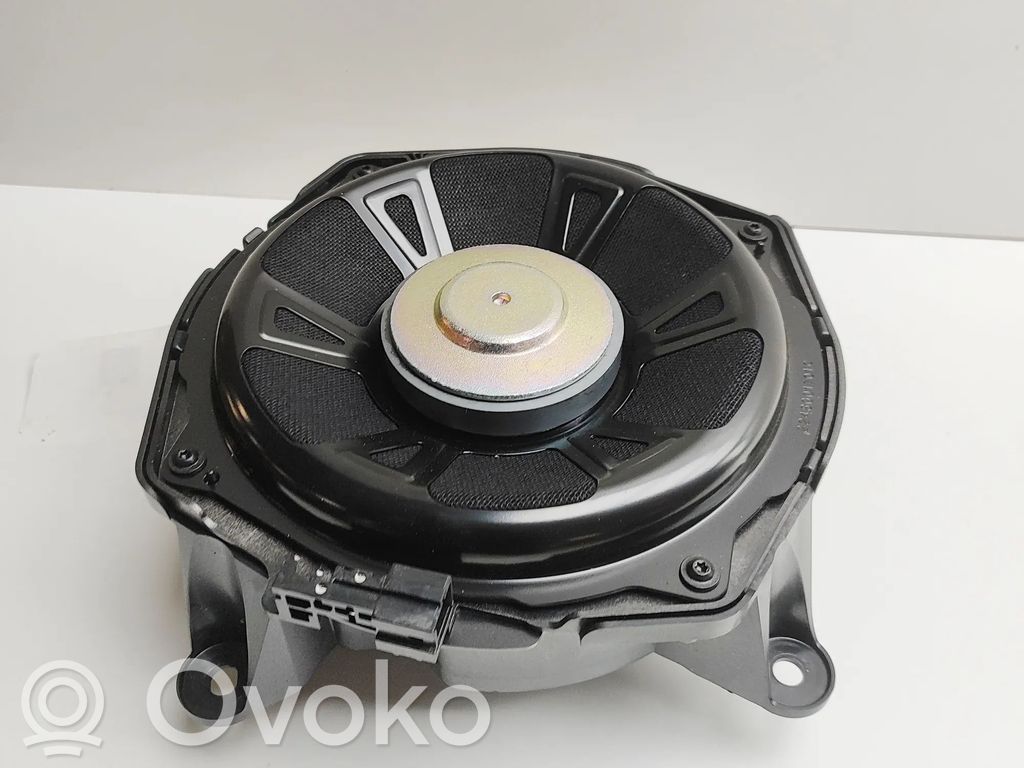 Mercedes-Benz EQA Subwoofer 
