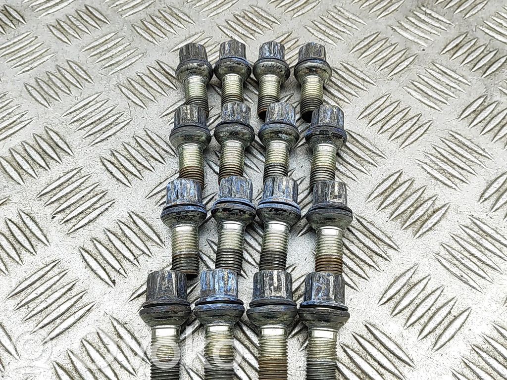 Audi A4 S4 B9 8W Tuercas/tornillos 