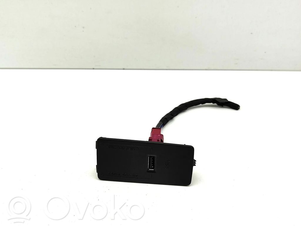 Volvo S90, V90 Priză USB 