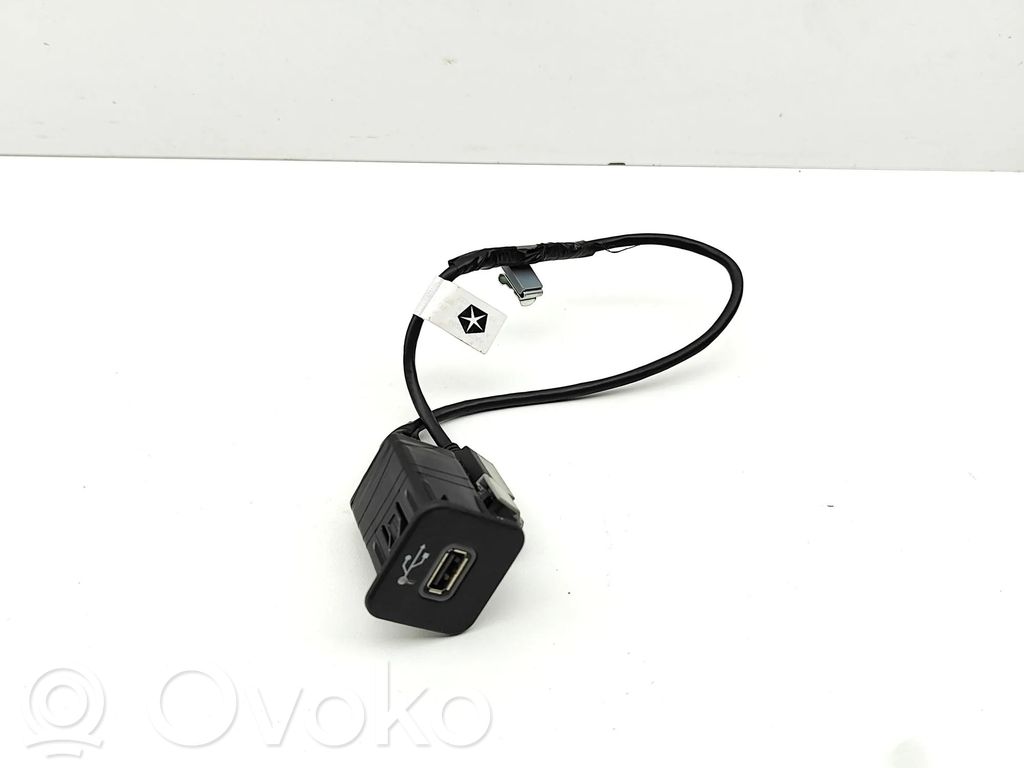 USB-Anschluss   68297662AA