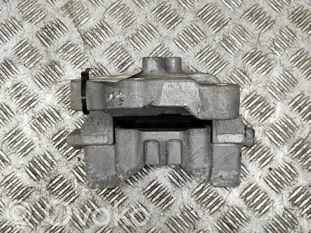 Mitsubishi Outlander Engine mount bracket 