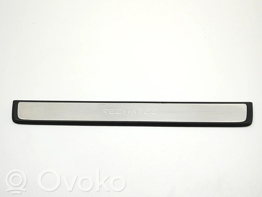 Volvo XC40 Osłona listwy przedniej 