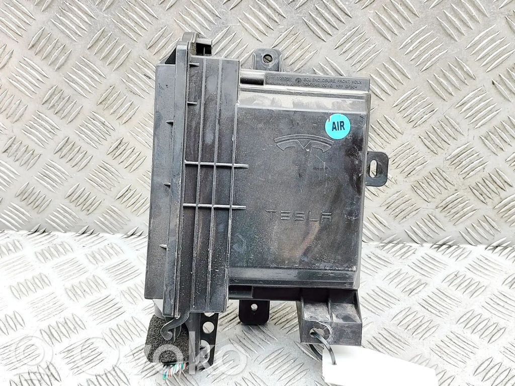 Tesla Model X Fuse module 