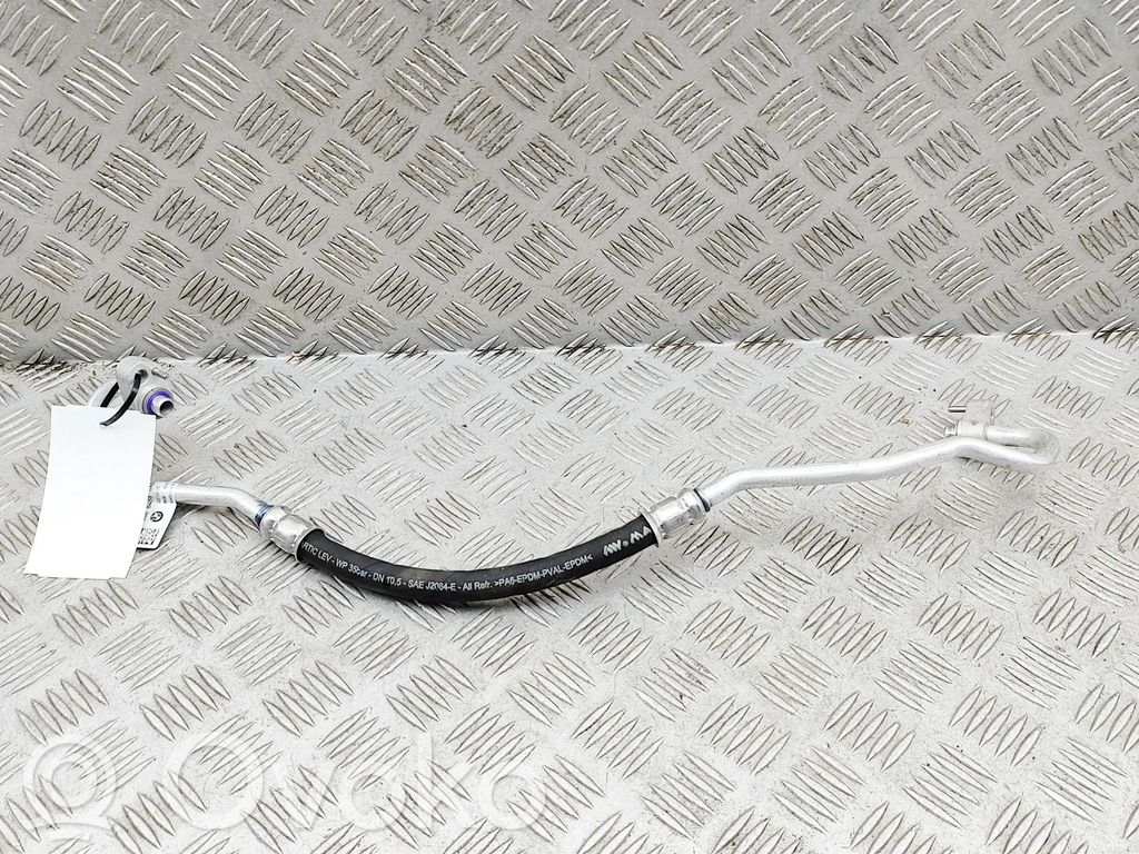 BMW X2 U10 Ilmastointilaitteen putki (A/C) 