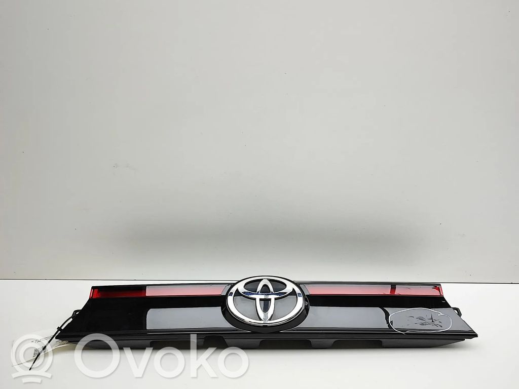 Toyota Yaris Cross Luci posteriori del portellone del bagagliaio 