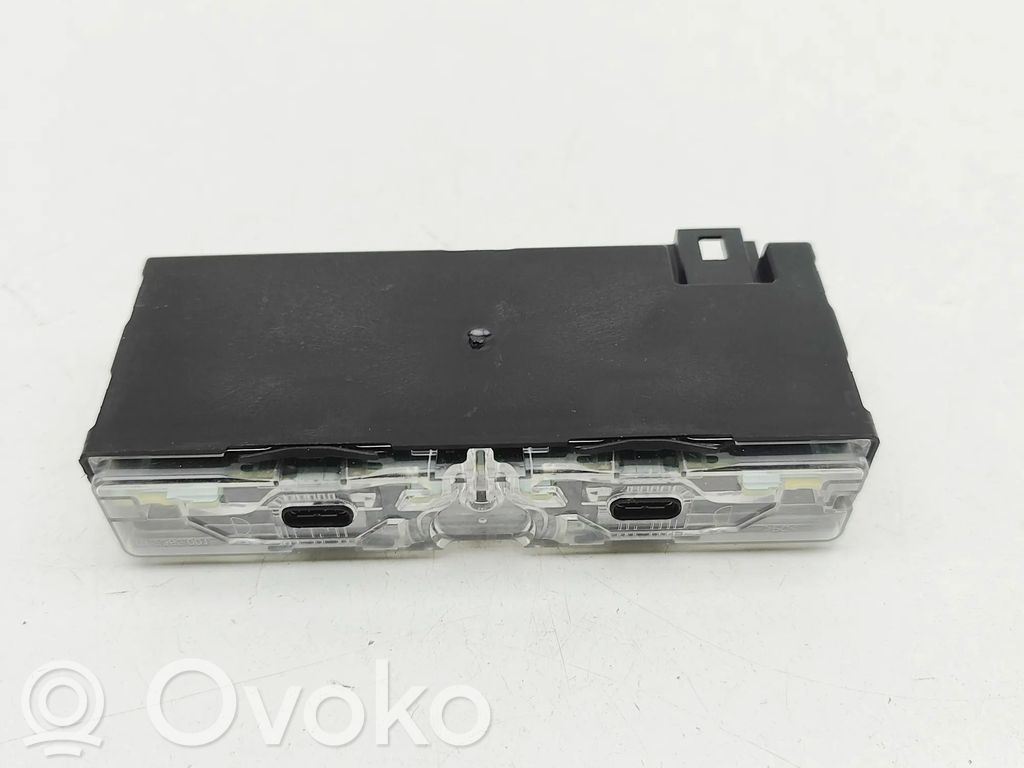 Audi Q5 SQ5 FY USB-pistokeliitin 